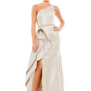NWT Mac Duggal asymmetric metallic ruffle gown oyster color size 4